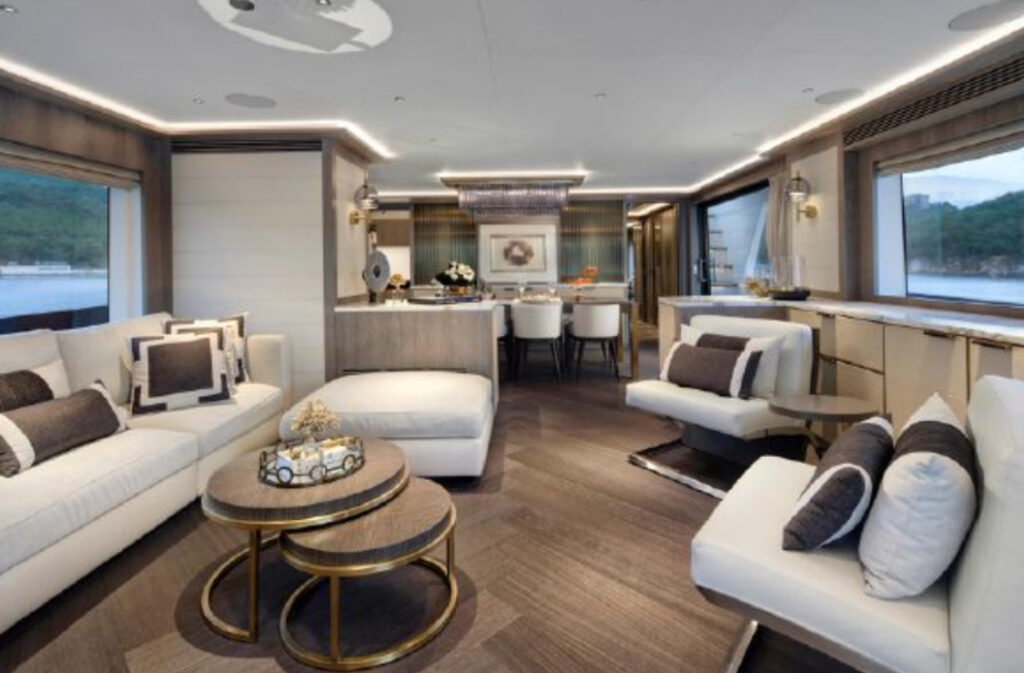 88ft Sirena Yacht Charter | Miami Beach Experience 🌴 11 %MAlquiler de yates en Miami%