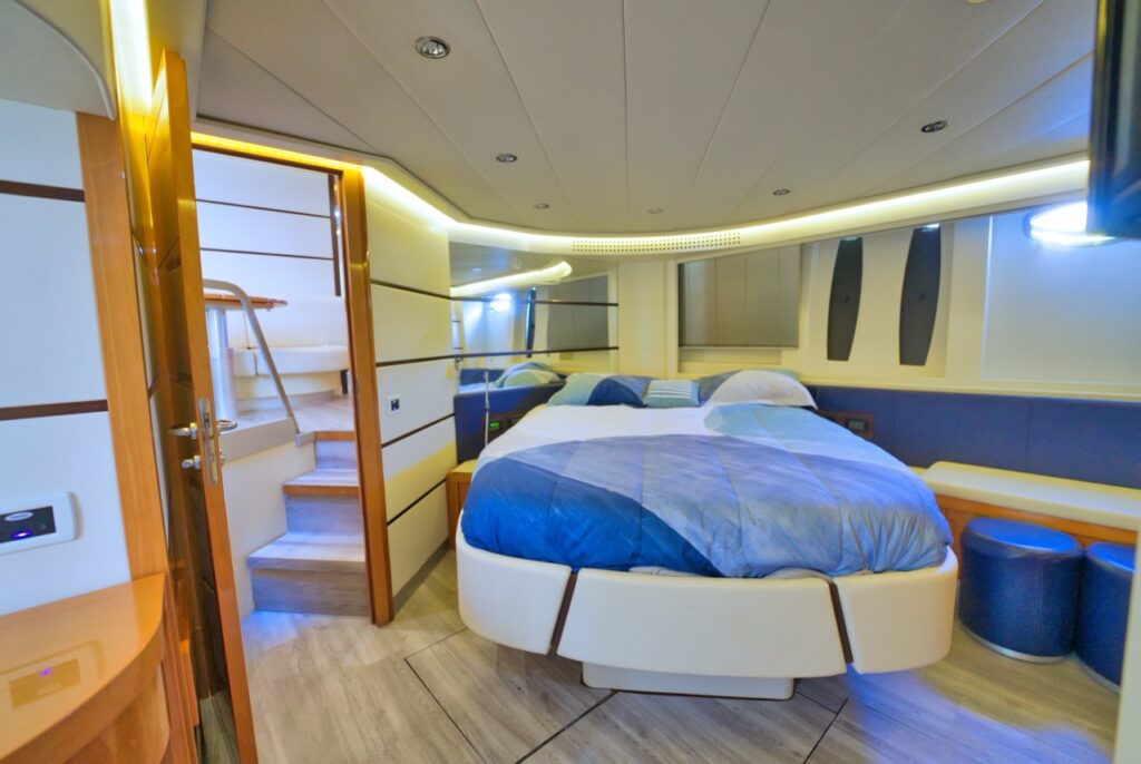 65ft Pershing “James Bond” – Feeling Yachty | Miami Yacht Rentals | 12 %Miami Yacht Rentals%