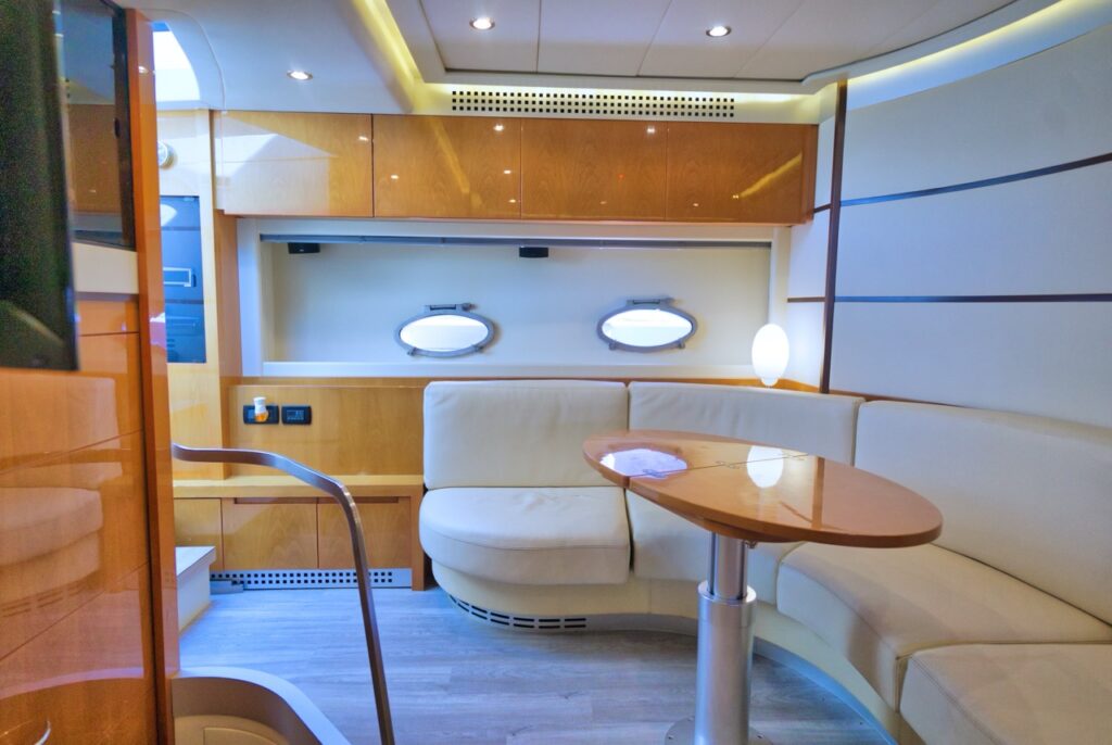 65ft Pershing “James Bond” – Feeling Yachty | Miami Yacht Rentals | 7 %Miami Yacht Rentals%