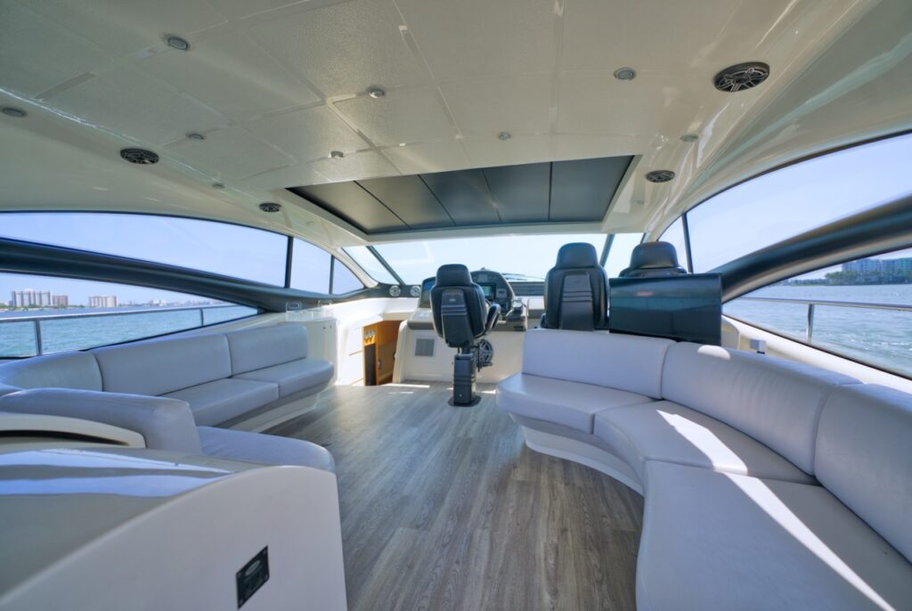 65ft Pershing “James Bond” – Feeling Yachty | Miami Yacht Rentals | 10 %Miami Yacht Rentals%