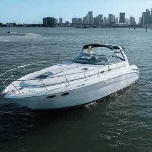 Charter de Yates Sea Ray de 45 pies "MR GEM" en Miami 🌴 | Alquiler en Sandbar y Bahía