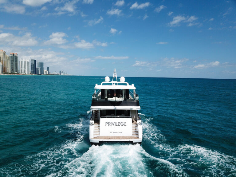 Book a 20 person yacht rental in Miami π₯οΈ Perfect for 20β400 guest parties, birthdays, corporate events & sandbar trips with licensed captain, crew & all-inclusive options π #3 9 %Miami Yacht Rentals%