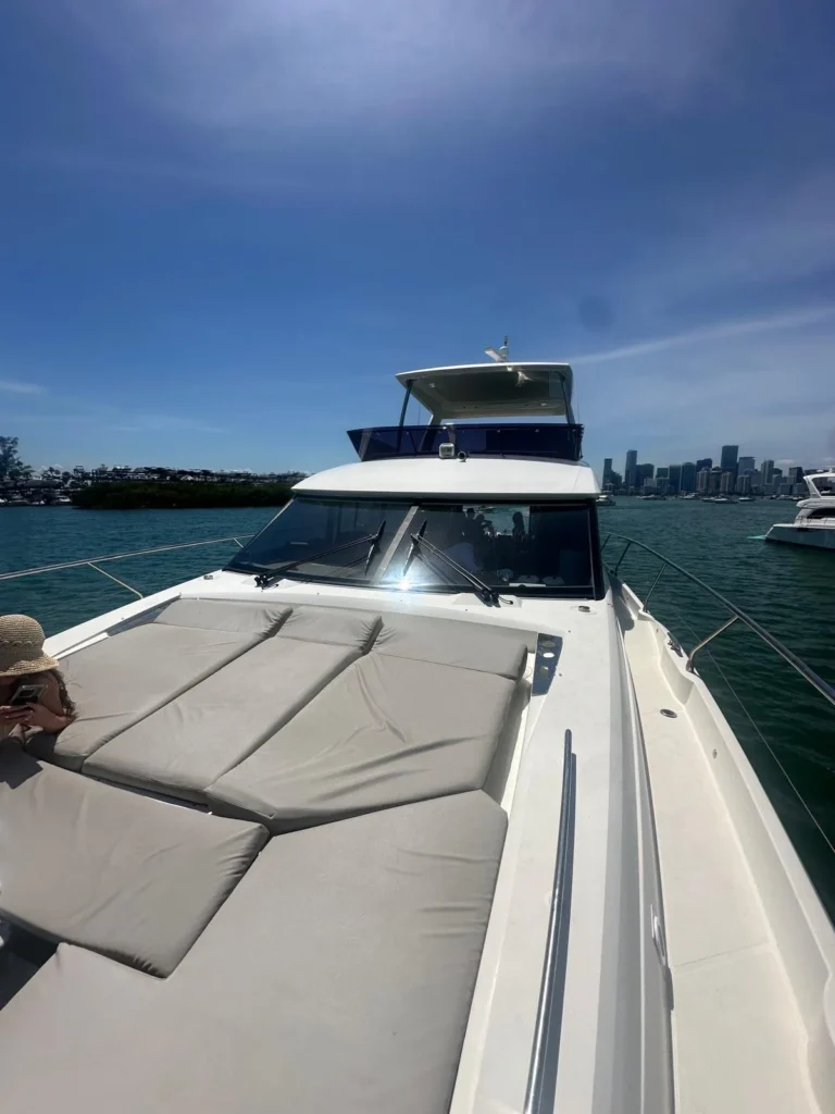 🔥 La Dolce Vita II -65ft' Prestige (2022) Yacht Charter — Venetian Marina Free Hour 1 %MAlquiler de yates en Miami%