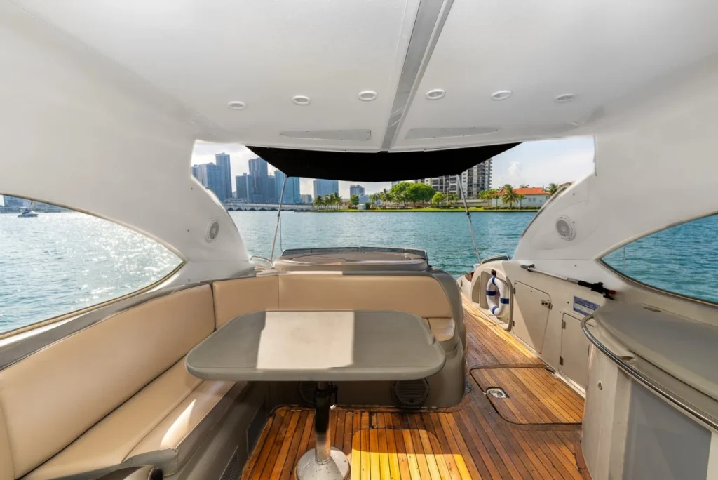 ✨Frenchy —60ft' Sunseeker Yacht Charter (Miami River) | Free Hour 5 %MAlquiler de yates en Miami%