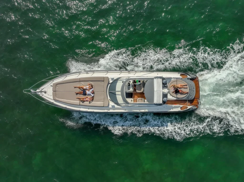 ✨Frenchy —60ft' Sunseeker Yacht Charter (Miami River) | Free Hour 7 %MAlquiler de yates en Miami%