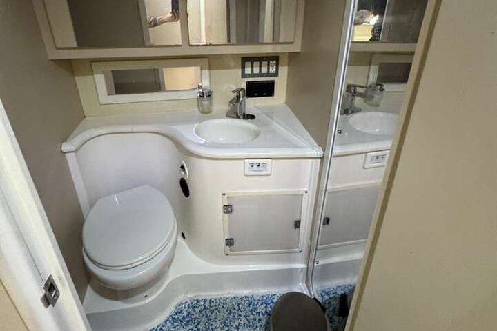 ✨ SeaRay Sundancer 45ft Orange | Miami Yacht Charter 12 %Miami Yacht Rentals%