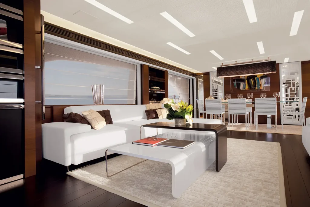 100ft Azimut – Luxury Yacht Charter | Turnberry Marina, Miami 1 %Miami Yacht Rentals%