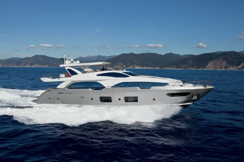 100ft Azimut - Alquiler de Yates de Lujo | Turnberry Marina, Miami 4 %MAlquiler de yates en Miami%