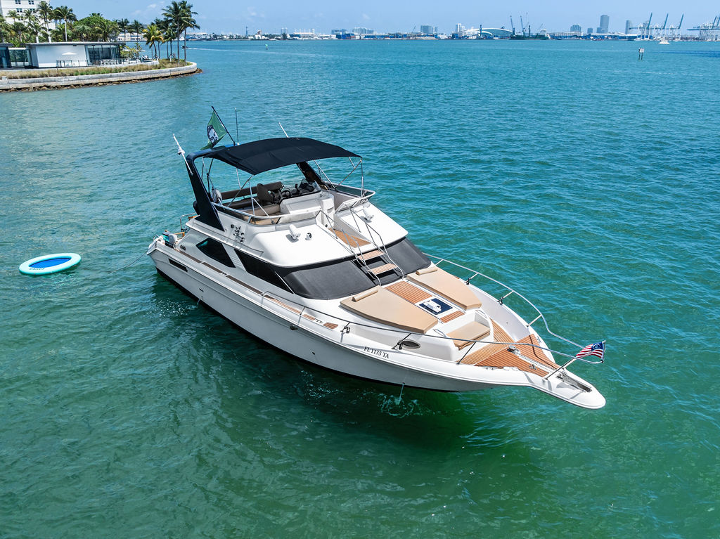 48ft Sea Ray Bridge Yacht Rental Miami 🌙 | 15 ppl | Commercial License 8 %Miami Yacht Rentals%