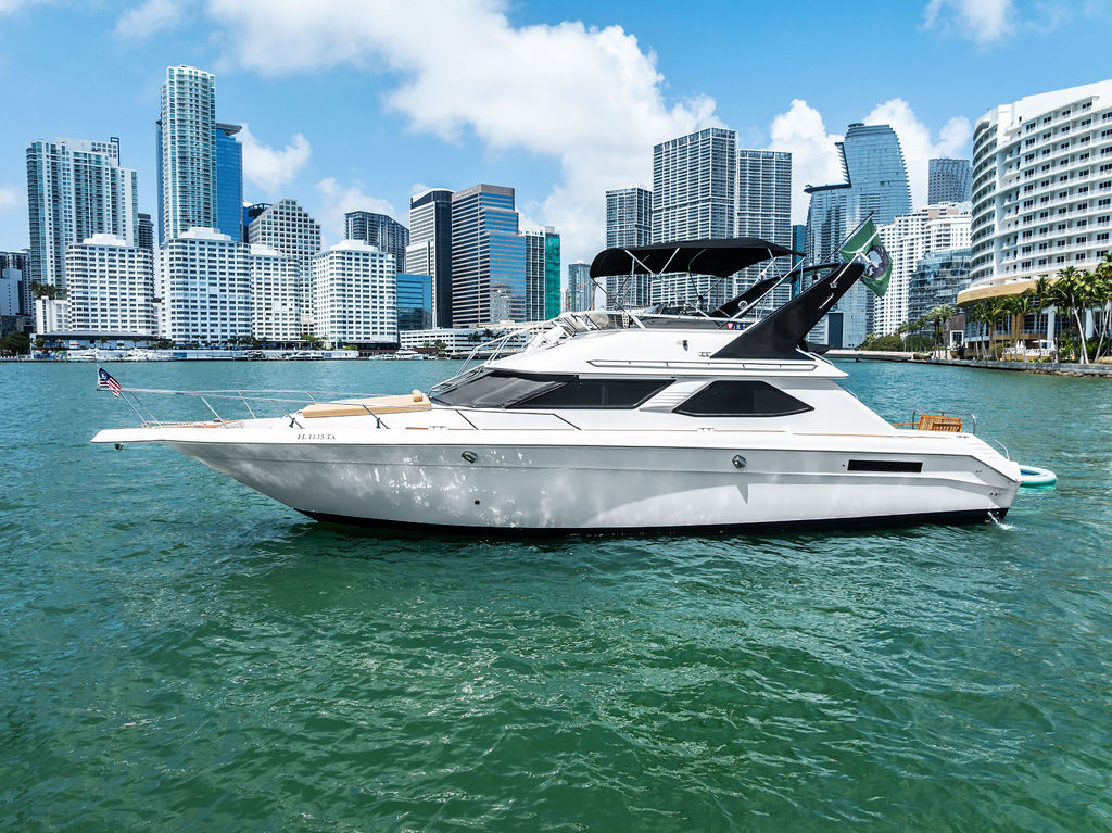 48ft Sea Ray Bridge Yacht Rental Miami 🌙 | 15 ppl | Commercial License 10 %Miami Yacht Rentals%