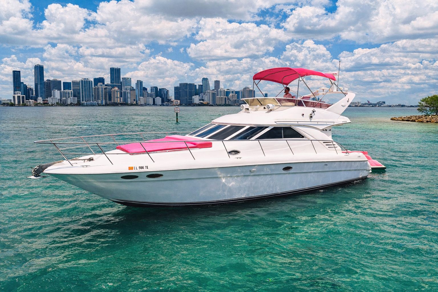 50ft HORIZON cheap Miami yacht rental