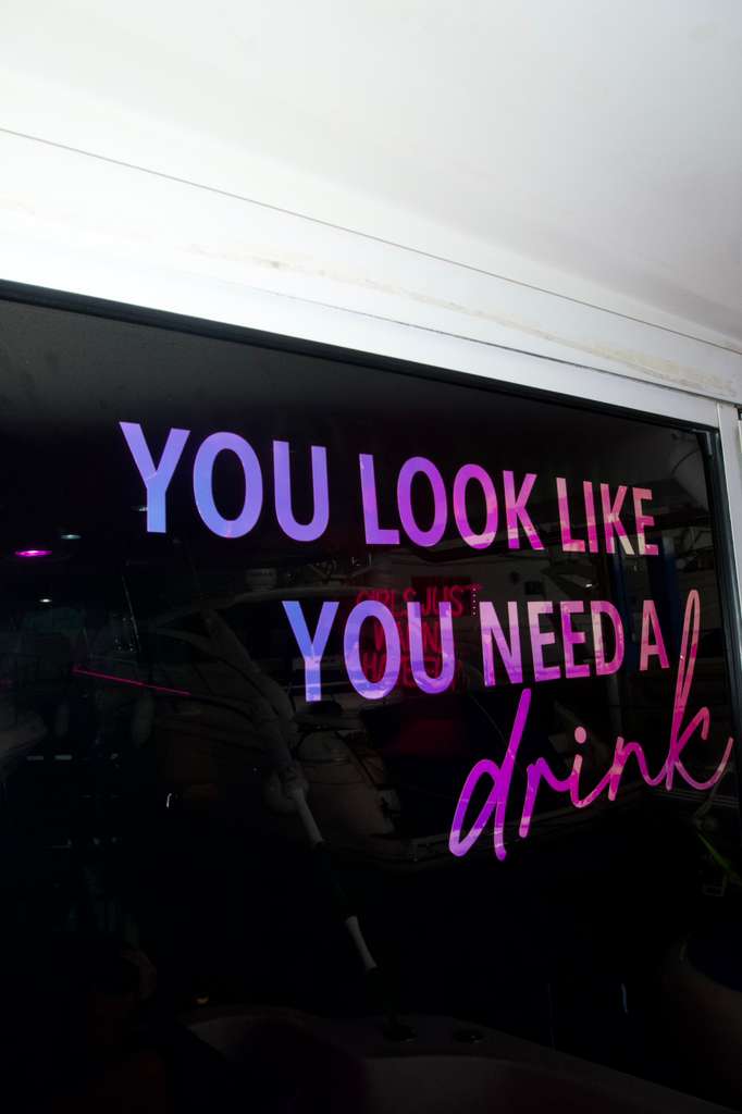 HORIZON Pink Miami Yacht Charter | Luxury Pink Yacht Rental 5 %Miami Yacht Rentals%