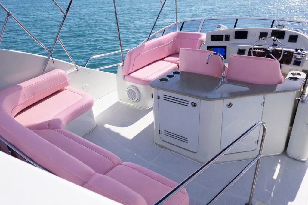 Silverton 50 ft Pink Escape Yacht — Regal Marina (Miami River) • Pink Yacht Charter 9 %Miami Yacht Rentals%
