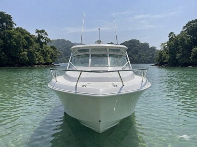 38ft Contender Express “Teikirisi” Yacht Charter Panama
