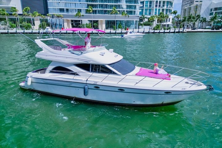 %MAlquiler de yates en Miami%