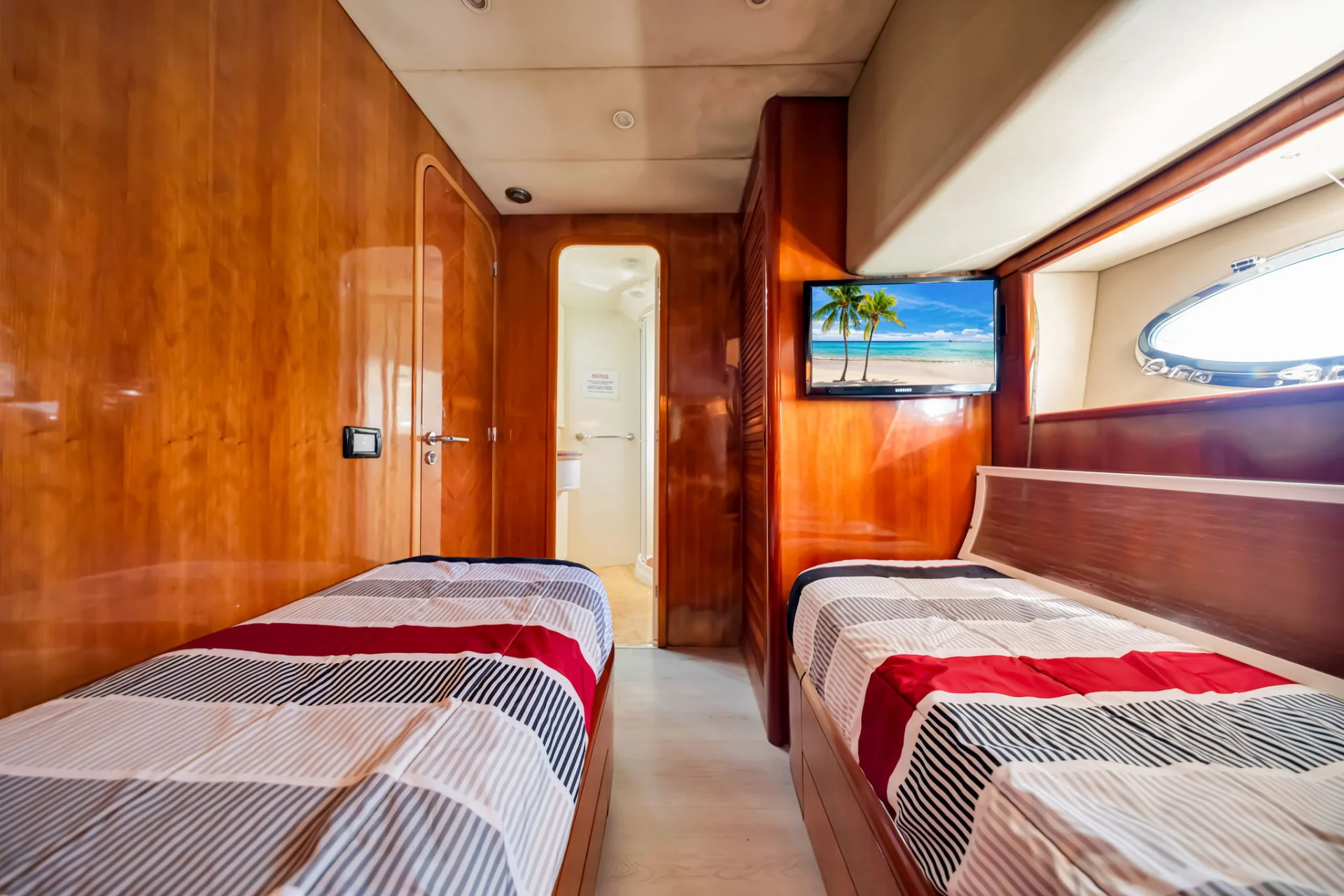 Foolish Pleasure 40 Foolish Pleasure - Imagen 40
