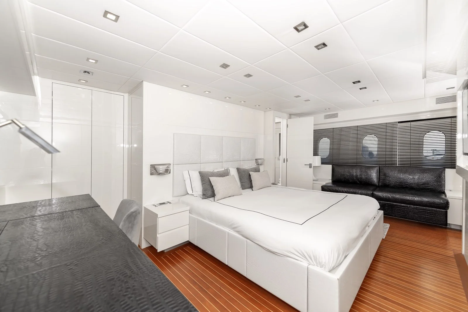 Venture 45 Venture - Imagen 45