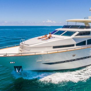 110ft Horizon “Nirvana” – Luxury Yacht Charter Miami Beach (1)