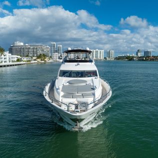 94ft Sunseeker – Luxury Yacht Charter Fontainebleau Marina, Miami Beach (6)