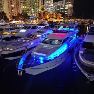 98ft Luxury Mega Yacht Premier Miami Beach Experience (1)